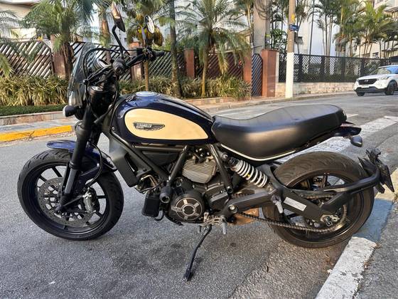 DUCATI SCRAMBLER ICON 